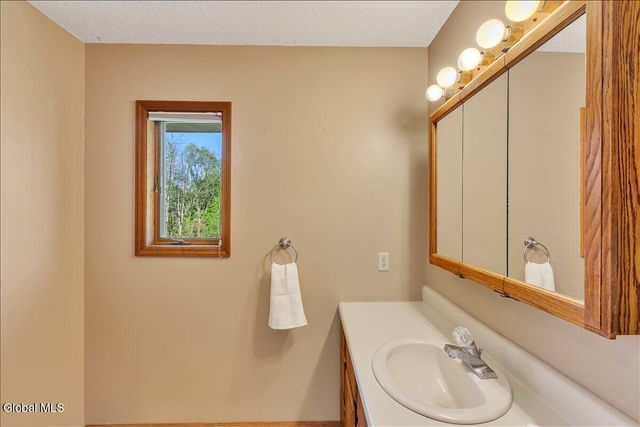 2 Chantal Court, Milton, NY 12020