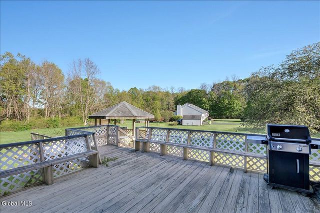 2 Chantal Court, Milton, NY 12020