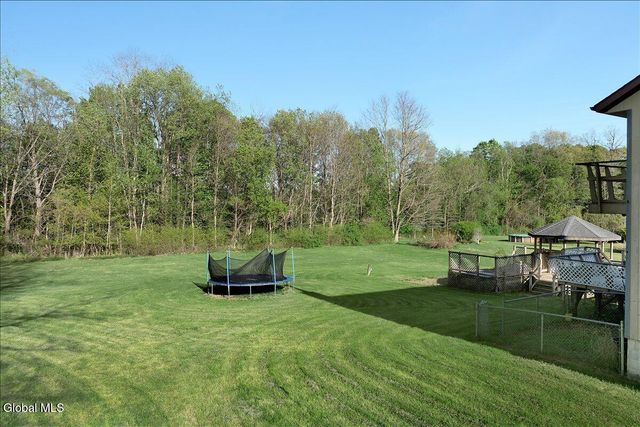 2 Chantal Court, Milton, NY 12020