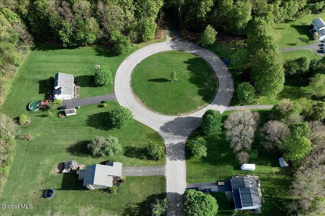 2 Chantal Court, Milton, NY 12020