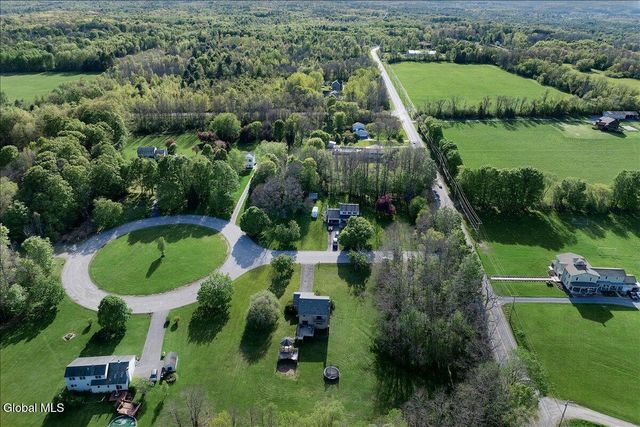 2 Chantal Court, Milton, NY 12020