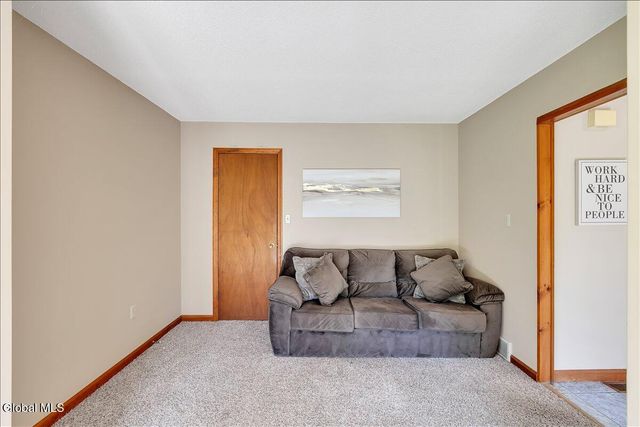 2 Chantal Court, Milton, NY 12020