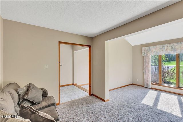 2 Chantal Court, Milton, NY 12020
