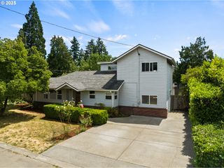 2518 Se CHESTNUT St, Milwaukie, OR 97267