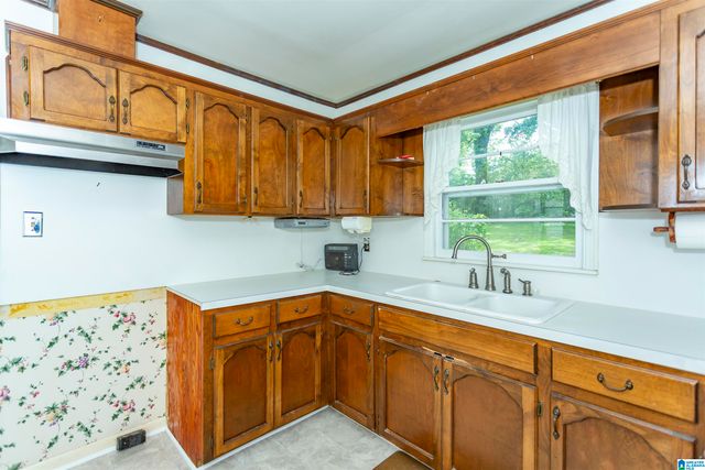 210 RIDGEWAY ROAD, Hueytown, AL 35023