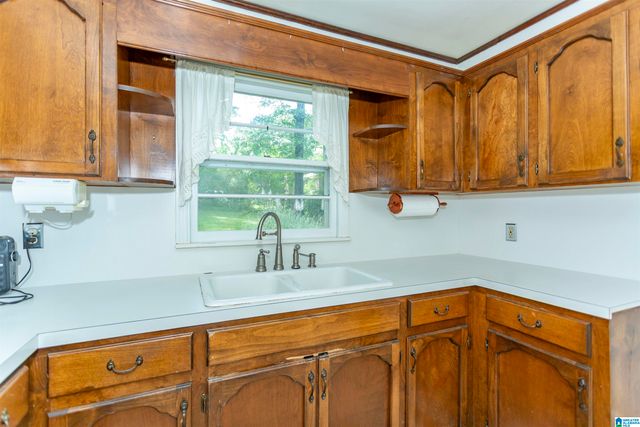 210 RIDGEWAY ROAD, Hueytown, AL 35023