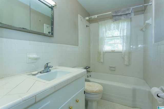 210 RIDGEWAY ROAD, Hueytown, AL 35023