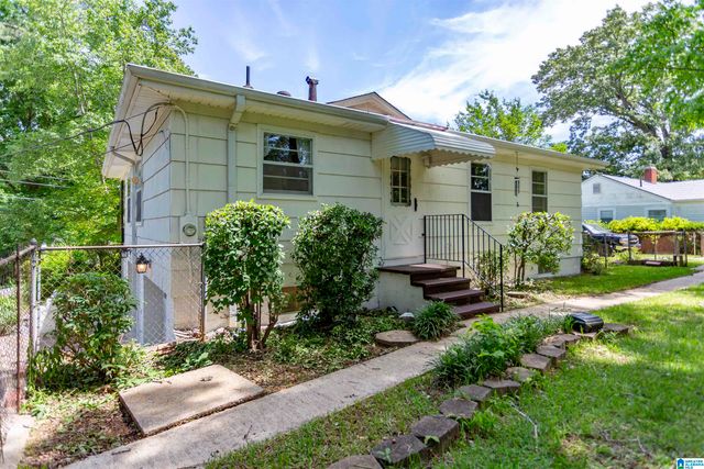 210 RIDGEWAY ROAD, Hueytown, AL 35023
