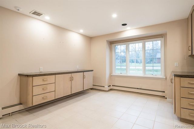 25461 Tweed Drive, Franklin, MI 48025