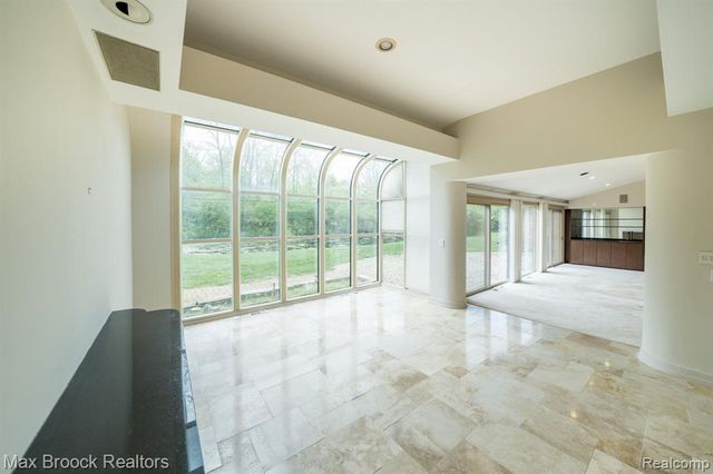 25461 Tweed Drive, Franklin, MI 48025