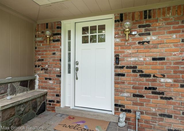 25461 Tweed Drive, Franklin, MI 48025