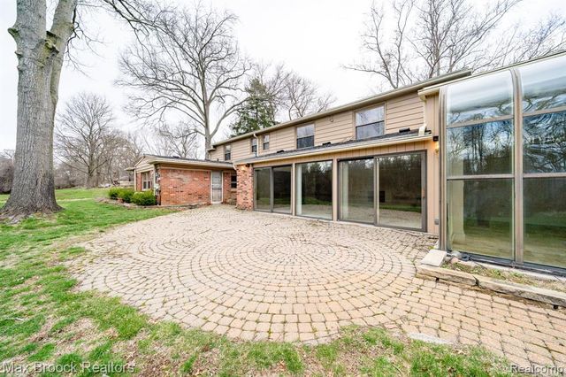 25461 Tweed Drive, Franklin, MI 48025