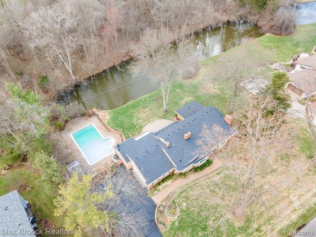 25461 Tweed Drive, Franklin, MI 48025