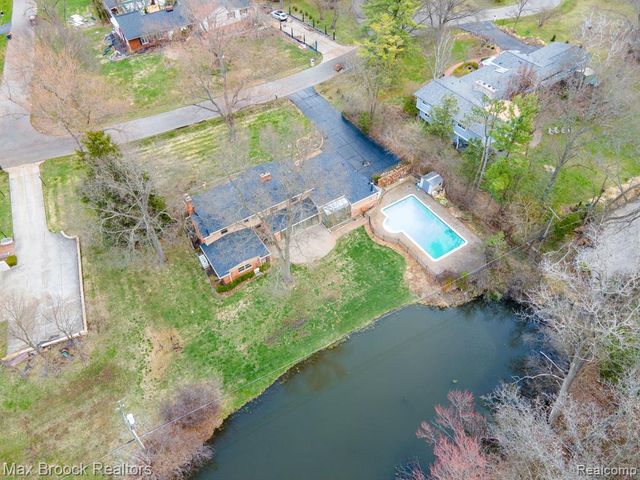 25461 Tweed Drive, Franklin, MI 48025
