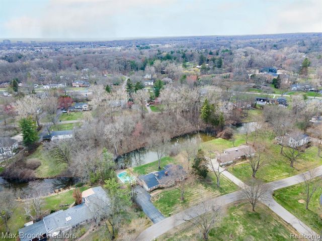25461 Tweed Drive, Franklin, MI 48025