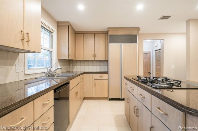 25461 Tweed Drive, Franklin, MI 48025