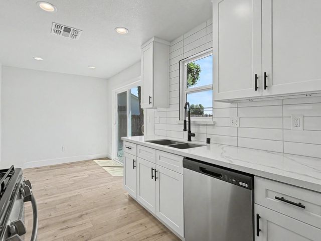 3918 Wildrose Way, Sacramento, CA 95826