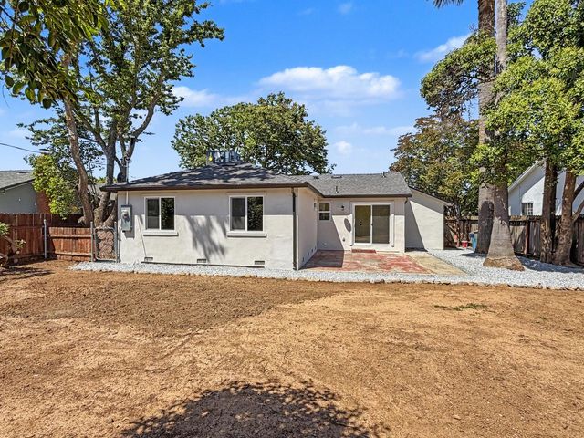 3918 Wildrose Way, Sacramento, CA 95826