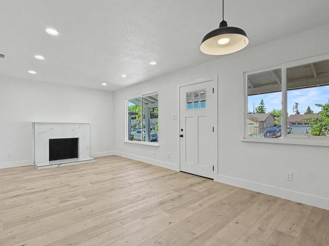 3918 Wildrose Way, Sacramento, CA 95826