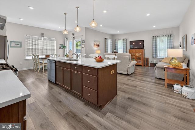 324 TAFT DR, Swedesboro, NJ 08085