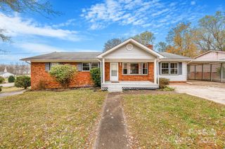 5 Sunset Drive, Swannanoa, NC 28778