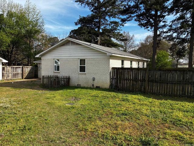 802 W Iowa St, Beebe, AR 72012