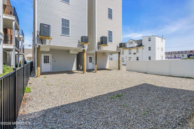 31 Hamilton Avenue, Seaside Heights, NJ 08751