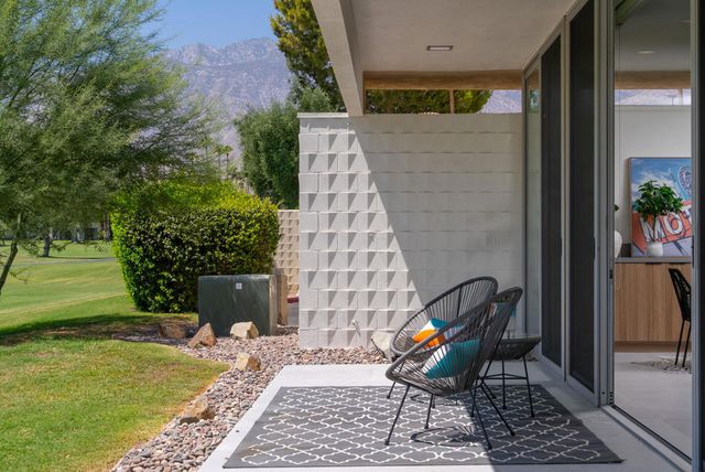 172 Desert Lakes Drive, Palm Springs, CA 92264