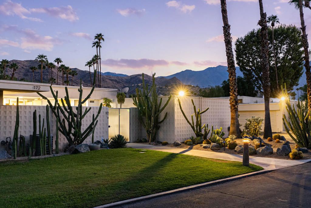 172 Desert Lakes Drive, Palm Springs, CA 92264