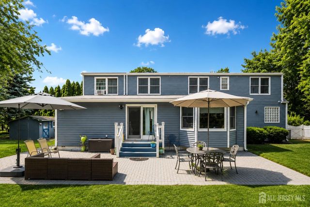 90 Farms Road Circle, East Brunswick, NJ 08816