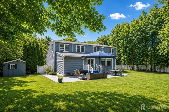 90 Farms Road Circle, East Brunswick, NJ 08816