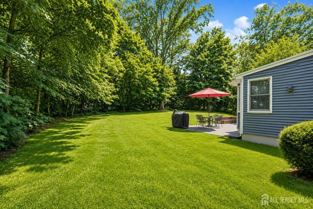 90 Farms Road Circle, East Brunswick, NJ 08816