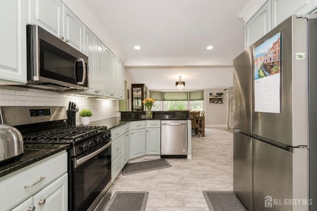 90 Farms Road Circle, East Brunswick, NJ 08816