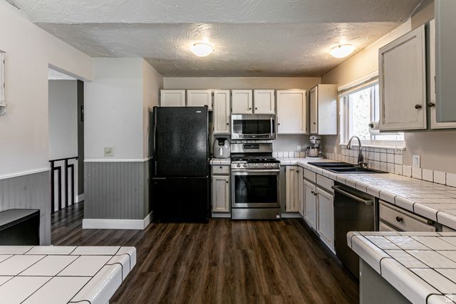 2547 E FALCON WAY, Sandy, UT 84093