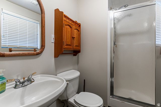 2547 E FALCON WAY, Sandy, UT 84093