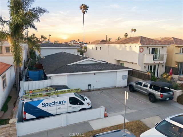 215 Detroit Avenue, Huntington Beach, CA 92648