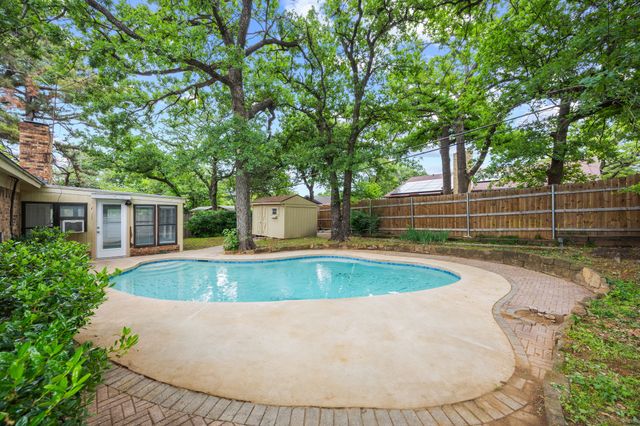1509 Terbet Lane, Fort Worth, TX 76112