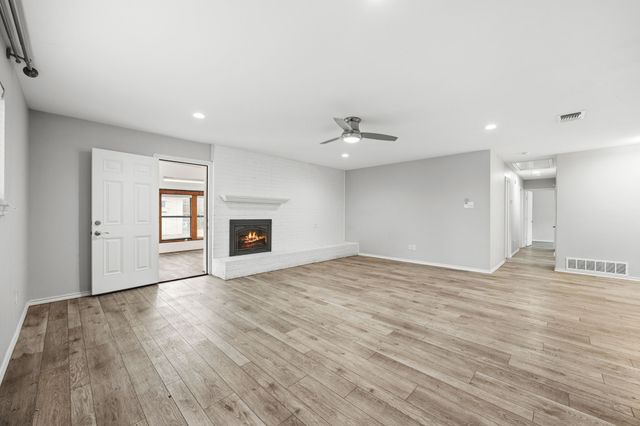 1509 Terbet Lane, Fort Worth, TX 76112