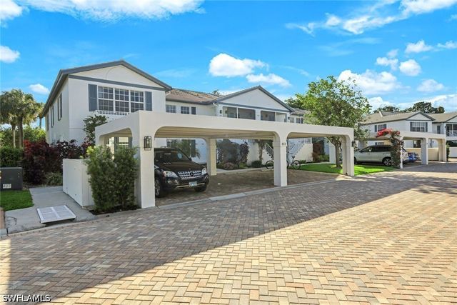 823 Tanbark DR 103, Naples, FL 34108