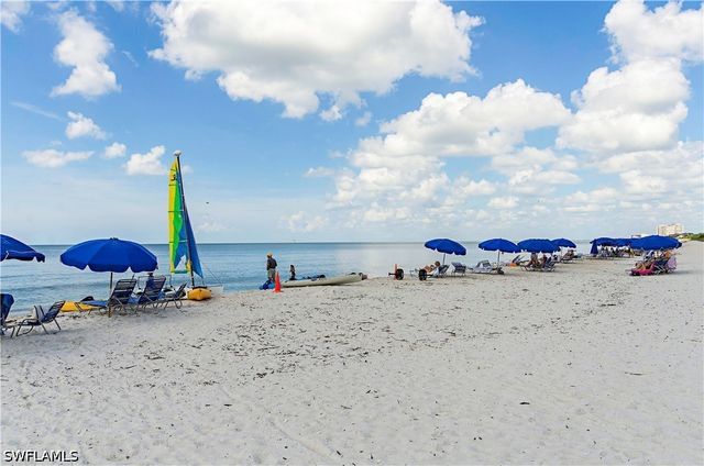 823 Tanbark DR 103, Naples, FL 34108