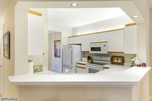 823 Tanbark DR 103, Naples, FL 34108
