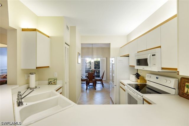 823 Tanbark DR 103, Naples, FL 34108