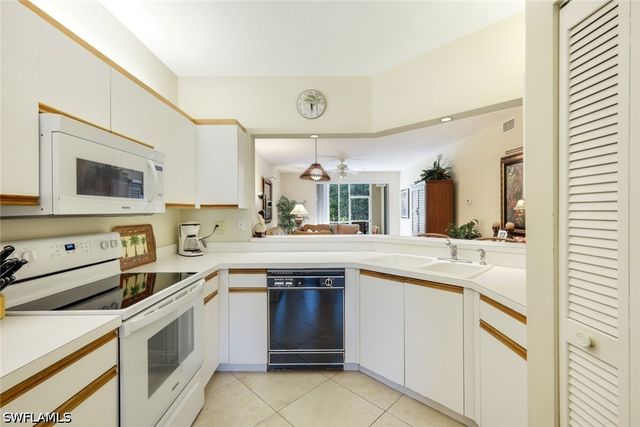823 Tanbark DR 103, Naples, FL 34108
