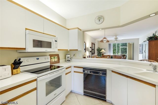 823 Tanbark DR 103, Naples, FL 34108