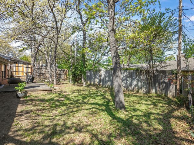 4505 Deer Lodge Court, Arlington, TX 76017