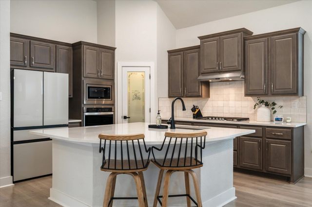 22610 Fountaingrass LN, Lago Vista, TX 78645