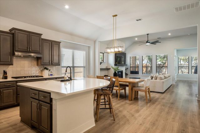 22610 Fountaingrass LN, Lago Vista, TX 78645