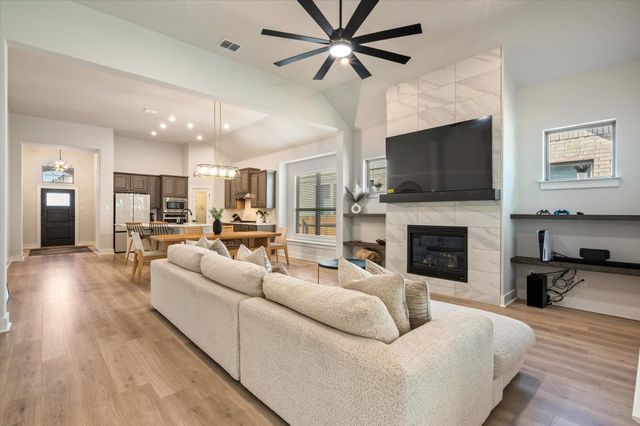 22610 Fountaingrass LN, Lago Vista, TX 78645