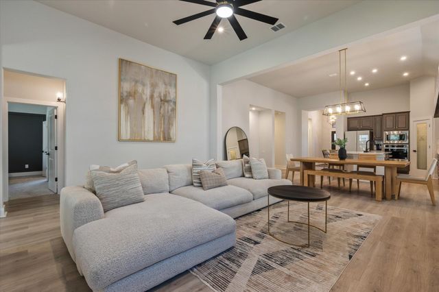 22610 Fountaingrass LN, Lago Vista, TX 78645