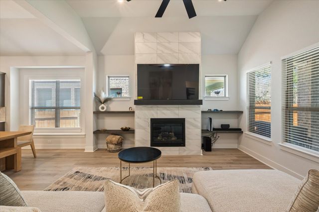 22610 Fountaingrass LN, Lago Vista, TX 78645